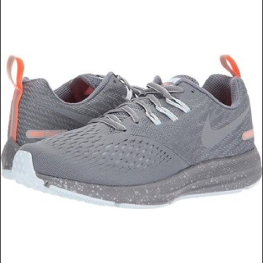 NWB women’s Nike reflective Zoom Shield sz 8.5